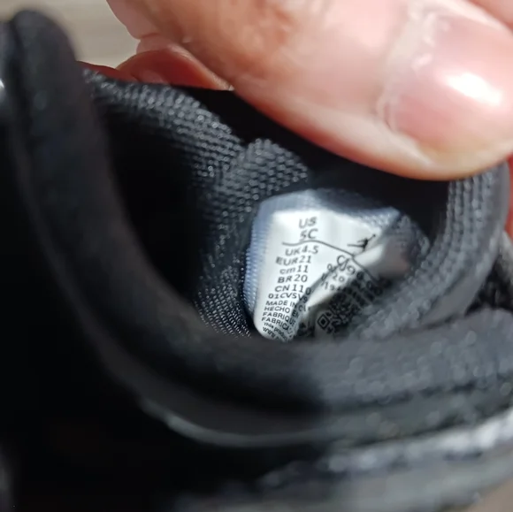 😍 toddler patent leather Jordans with false strings😍 - Picture 5 of 5